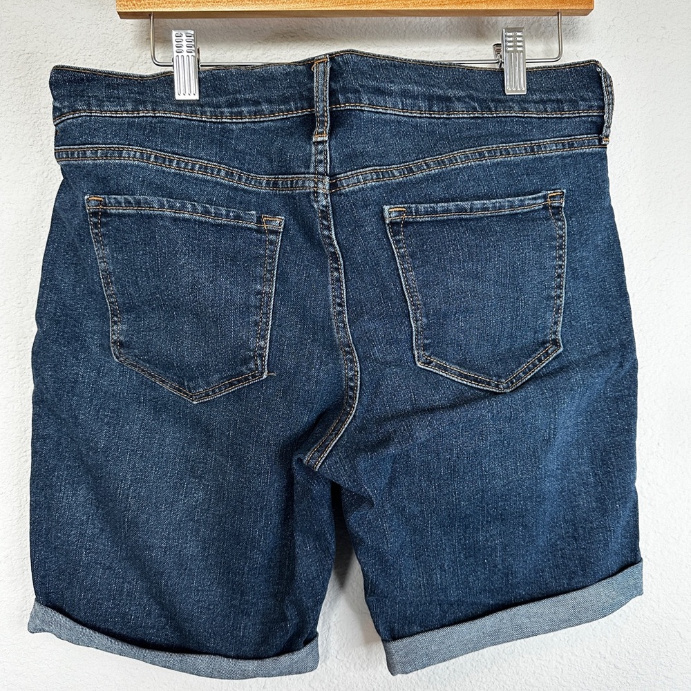 Old Navy Jean Bermuda Cut Offs - Picture 2 of 2